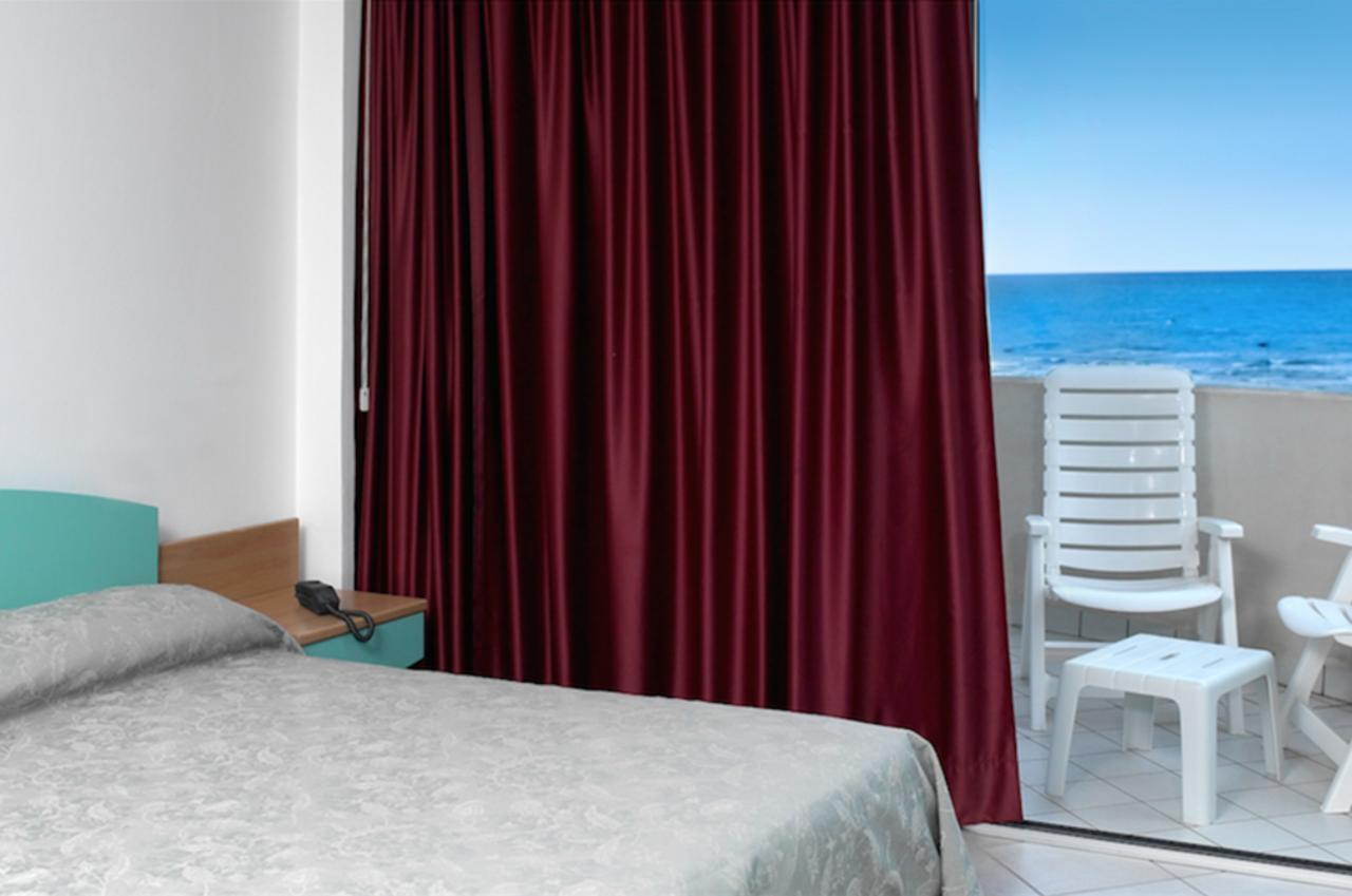 Altamarea Residence & Family Hotel Cervia Buitenkant foto