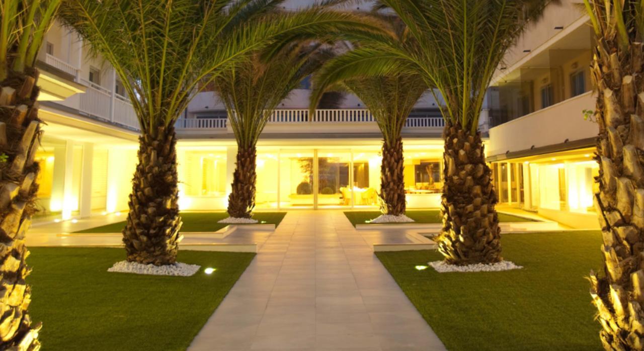 Altamarea Residence & Family Hotel Cervia Buitenkant foto