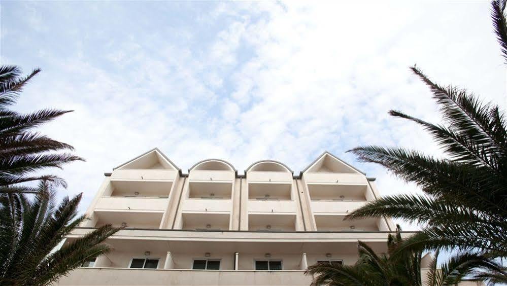 Altamarea Residence & Family Hotel Cervia Buitenkant foto