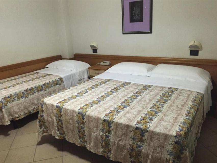 Altamarea Residence & Family Hotel Cervia Buitenkant foto